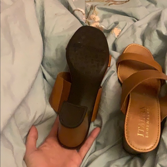 Never ever worn in perfect condition - Picture 2 of 4